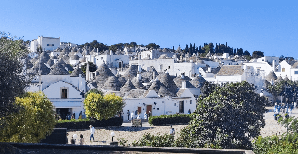 What to see in Alberobello: 6 Charming Stops on Your Trip to the Land of Trulli!