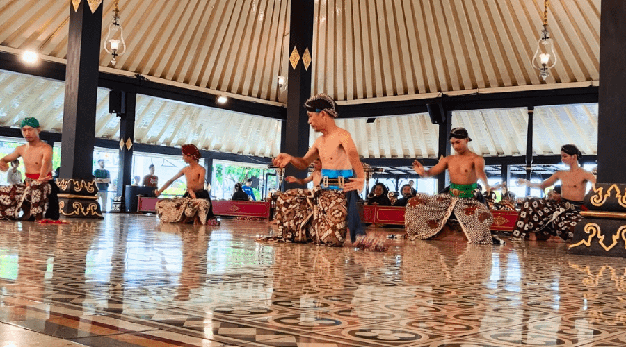 que hacer en Yogyakarta indonesia palacio Kraton